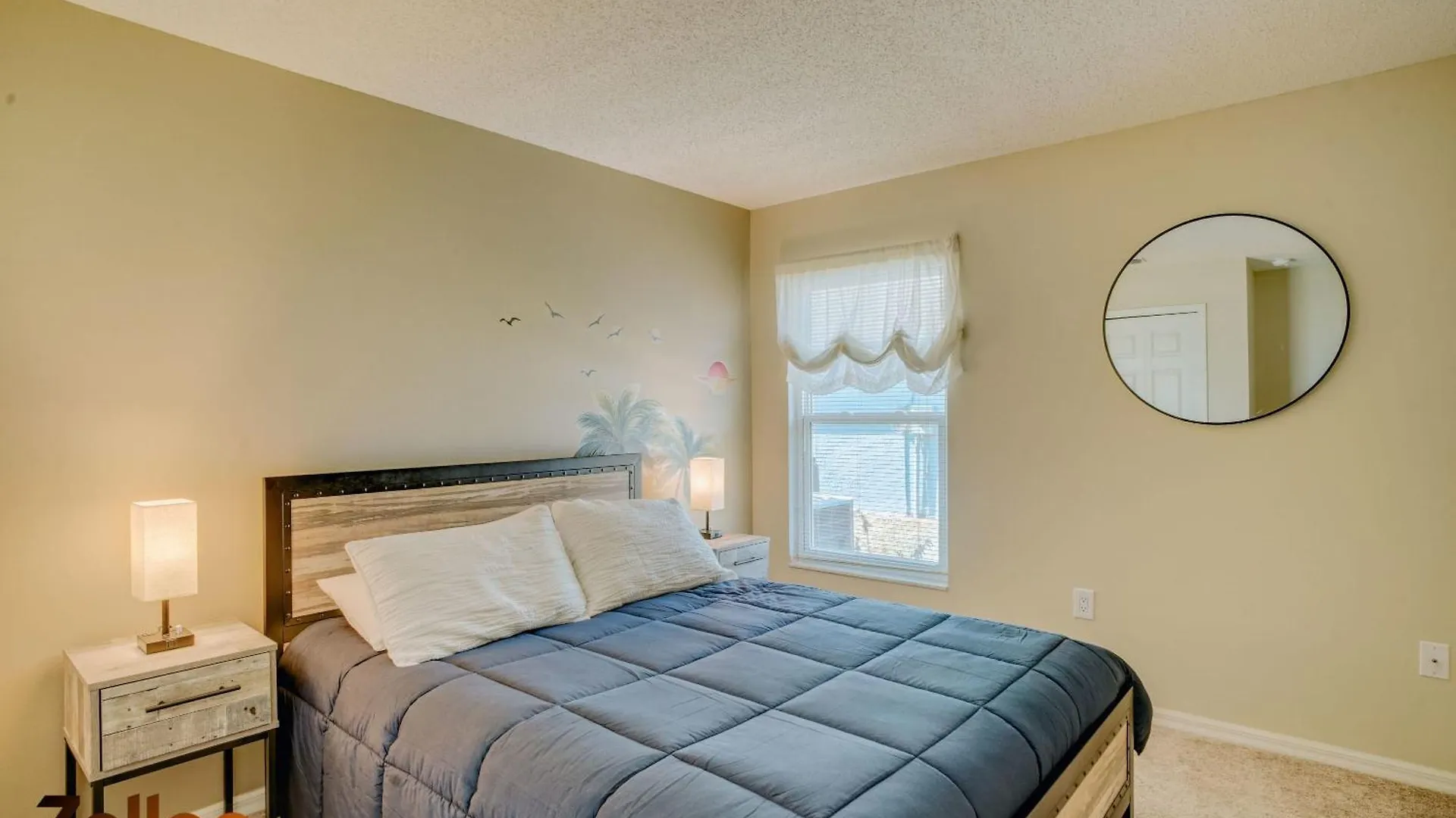 4Br Home With Pool 15 Mins From Disney Davenport 0*,  United States
